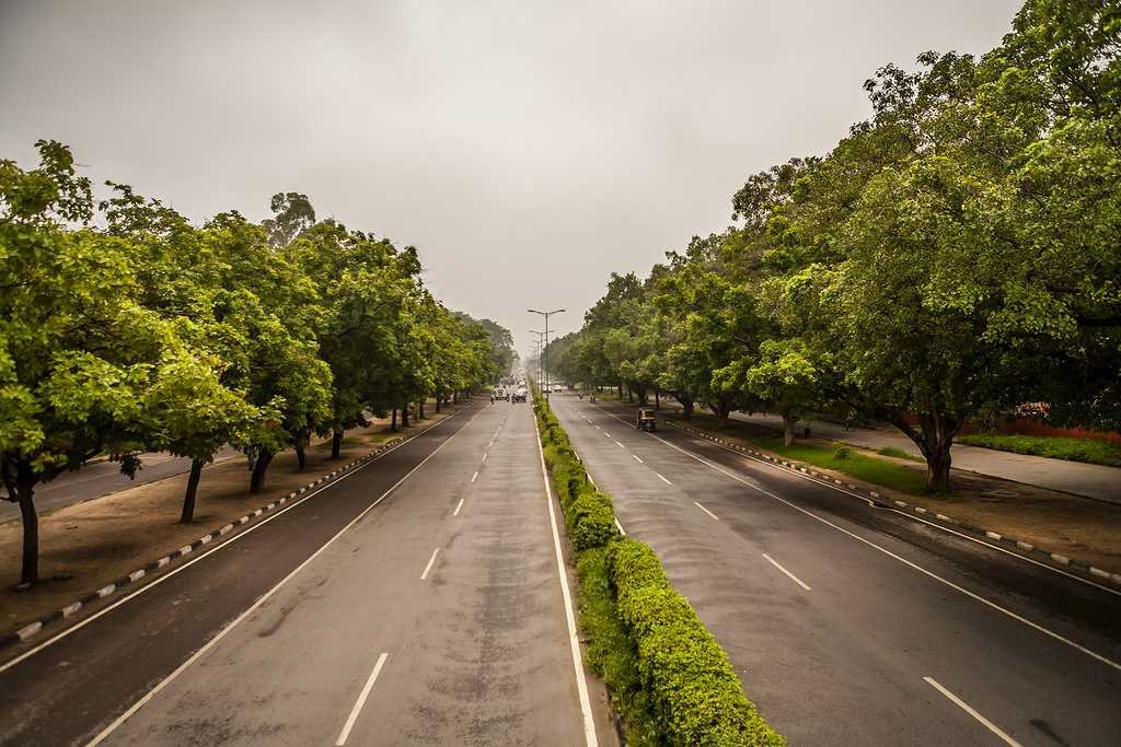 Chandigarh Local Sightseen Full Day Tour Packages – Innova Crysta